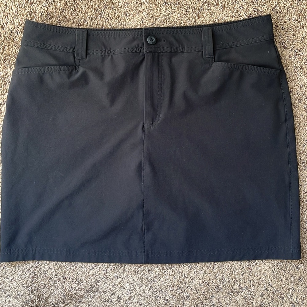 Eddie Bauer Women’s Black Stretch Mini Skirt Size 14